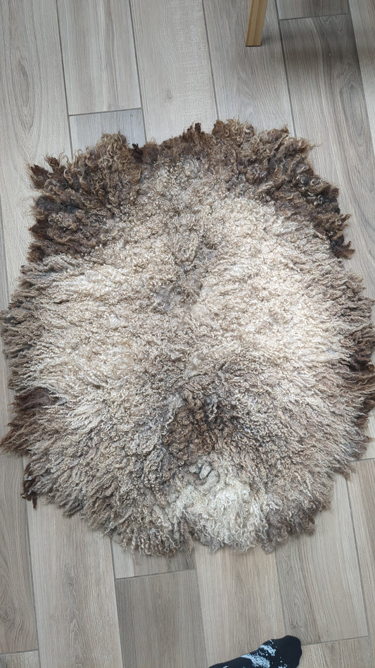 circular large bluefaced leicester rug
