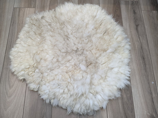 Long lock circular cream rug